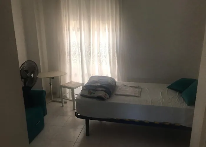 Malaga Habitacion En Apartamento Carlos Haya